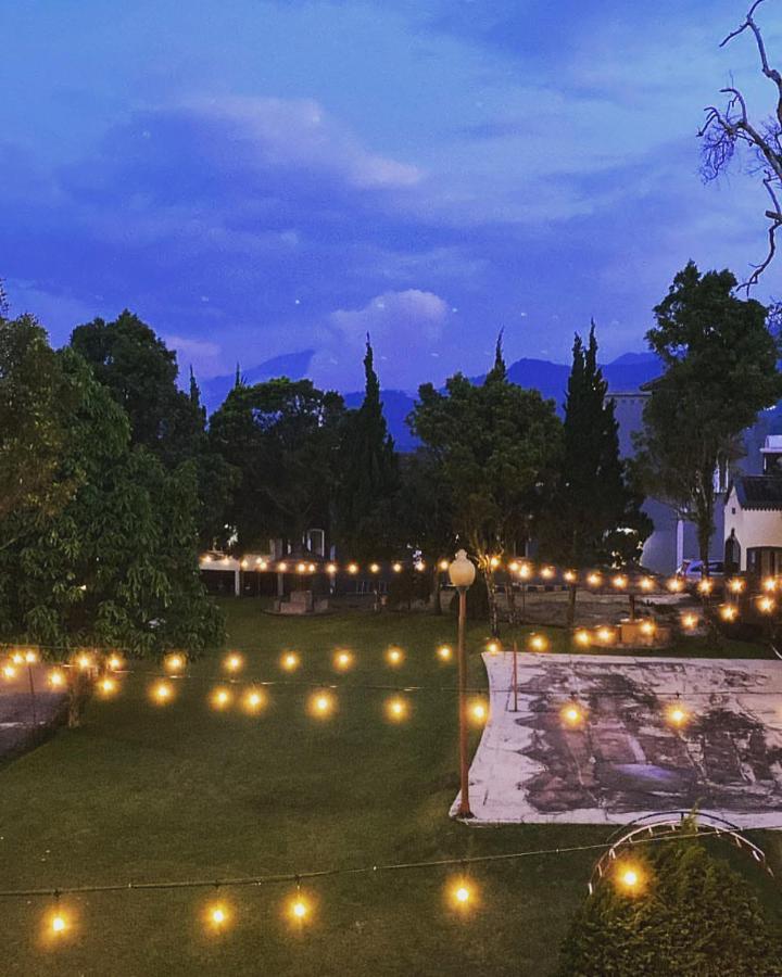 Hotel Puspa Sari Чиатер Экстерьер фото