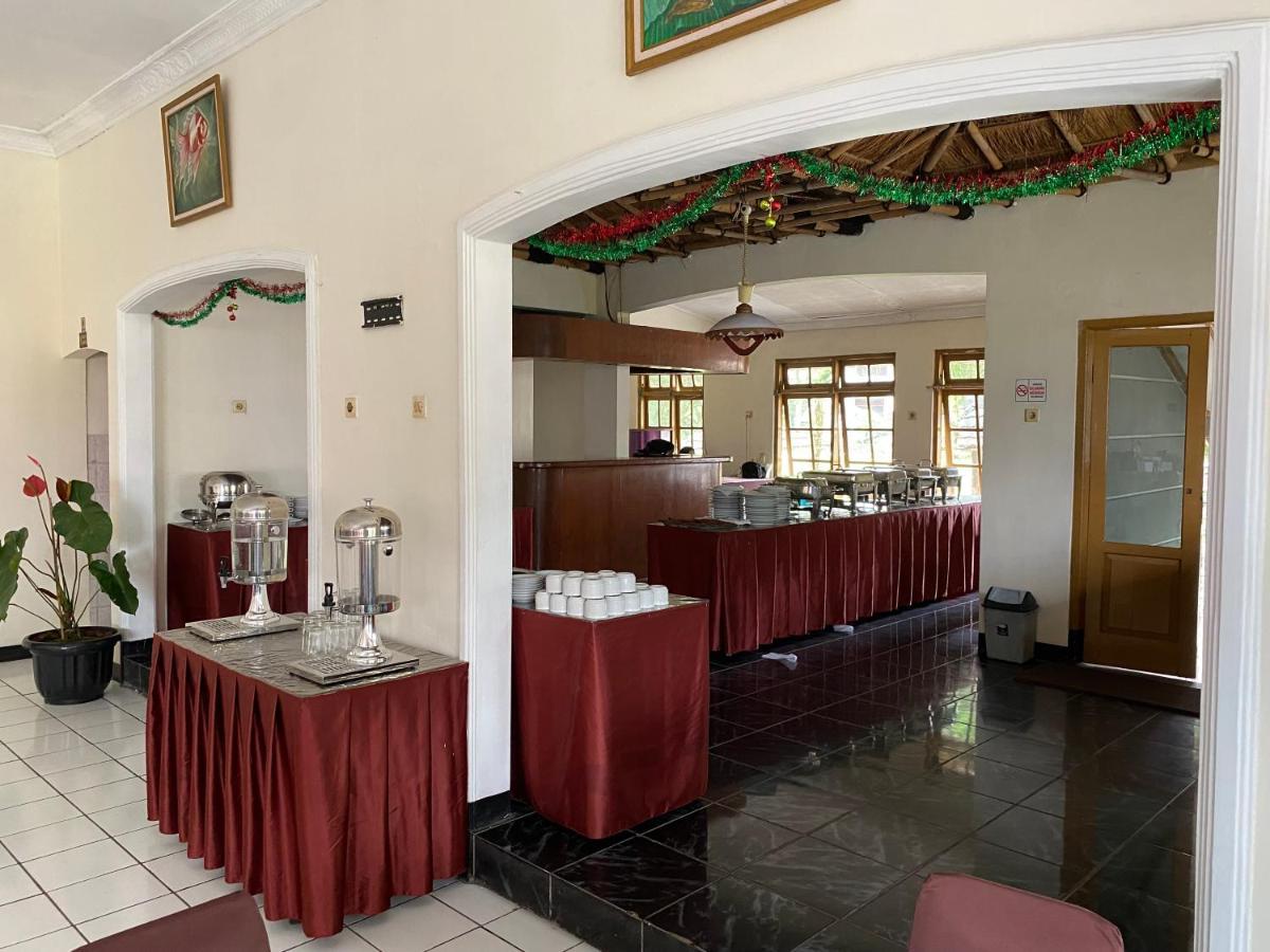 Hotel Puspa Sari Чиатер Экстерьер фото