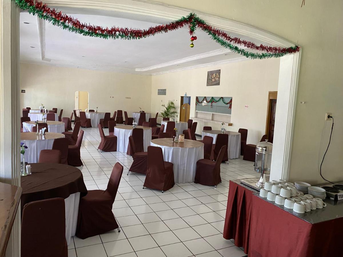 Hotel Puspa Sari Чиатер Экстерьер фото