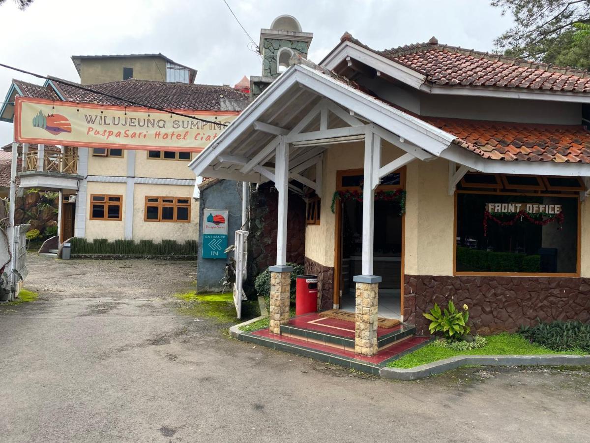 Hotel Puspa Sari Чиатер Экстерьер фото