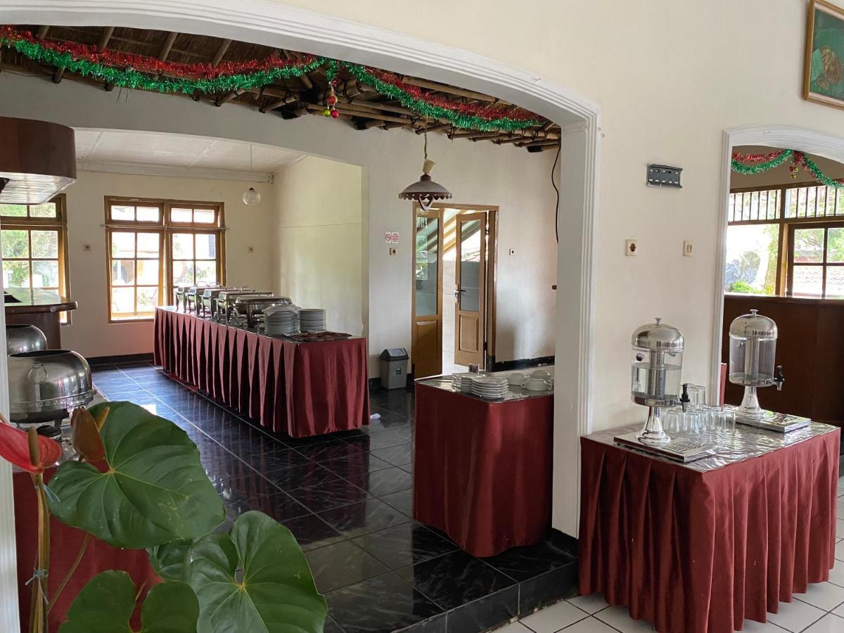 Hotel Puspa Sari Чиатер Экстерьер фото